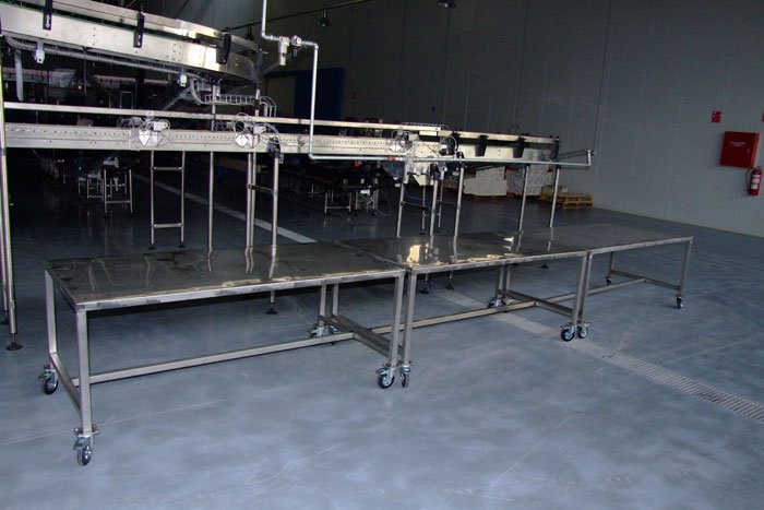 Ανοξείδωτα τραπέζια