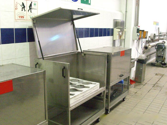 Ανοξείδωτα καρότσια για αλλαγές