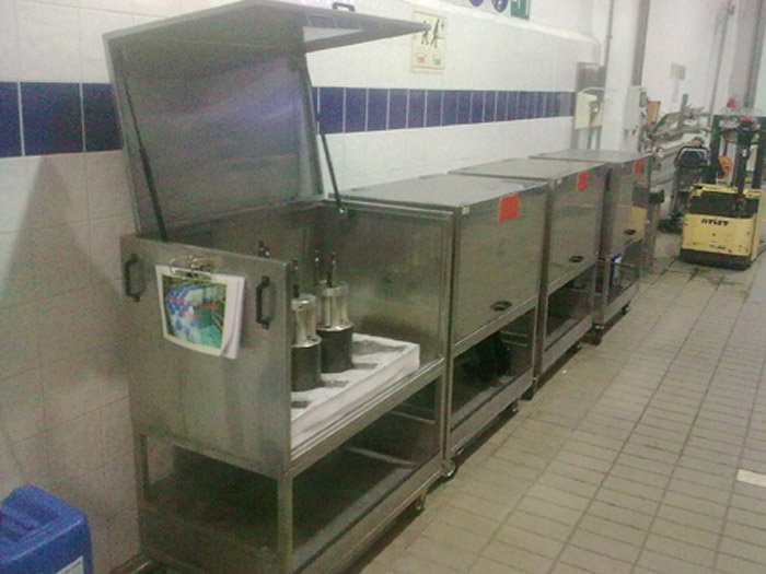 Ανοξείδωτα καρότσια για αλλαγές