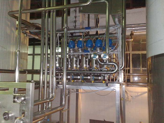 Valve Cluster Ανοξείδωτο πατάρι με βαλβίδες αυτοματισμού για γαλακτοβιομηχανίες